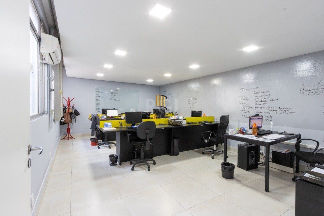 Sala em andar inteiro com 157,44  privativos
