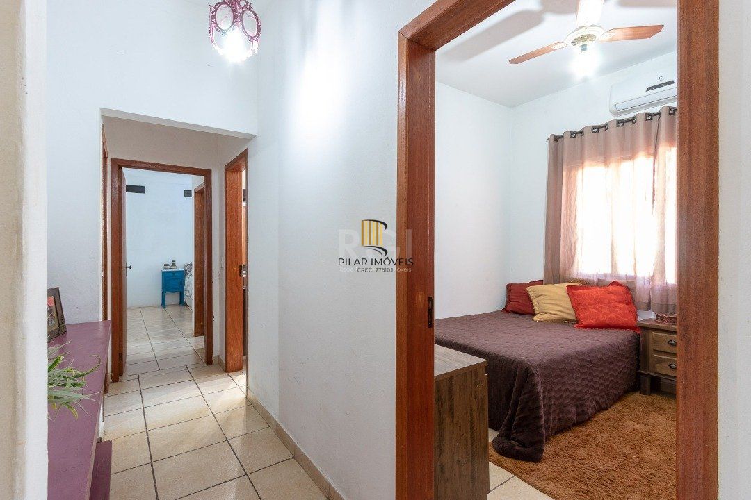 Casa para Venda - 250m², 3 dormitórios, sendo 1 suites, 3 vagas - Tristeza
