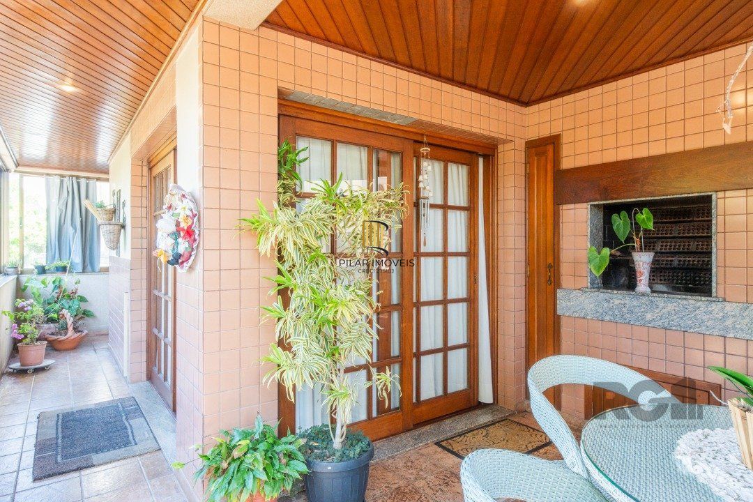Apartamento amplo de 191m² privativos reformado