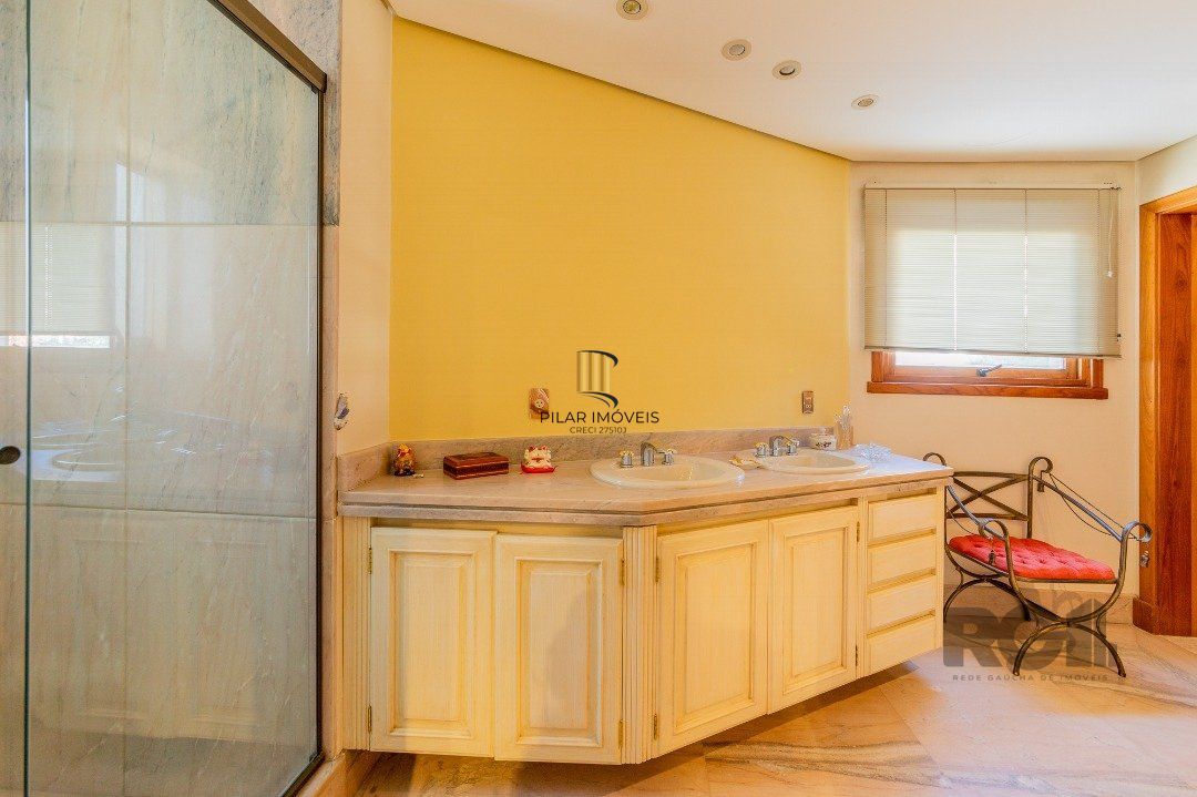 Apartamento 4 dormitórios no bairro Moinhos de Vento