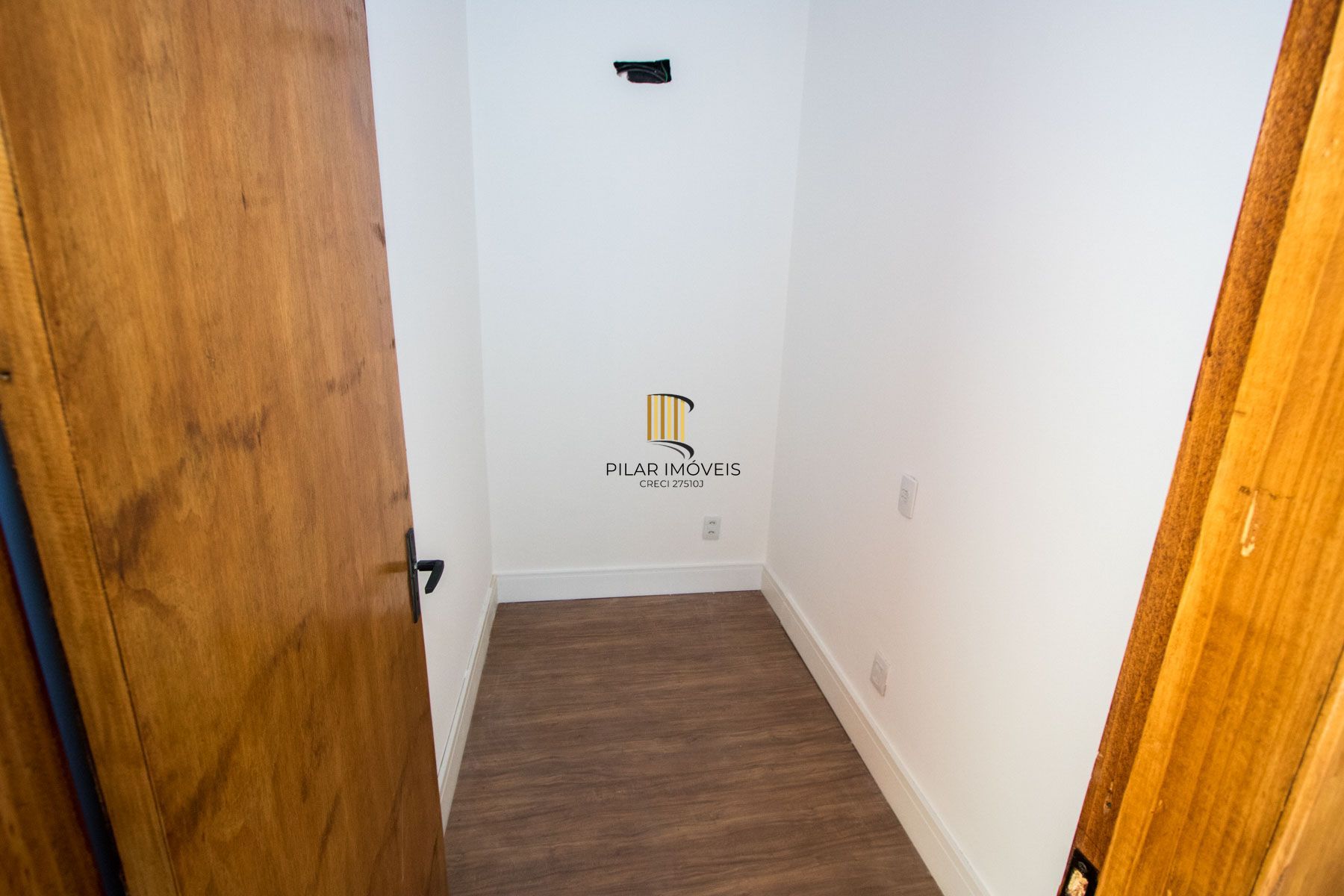 Casa comercial com aproximadamente 157m² privativos