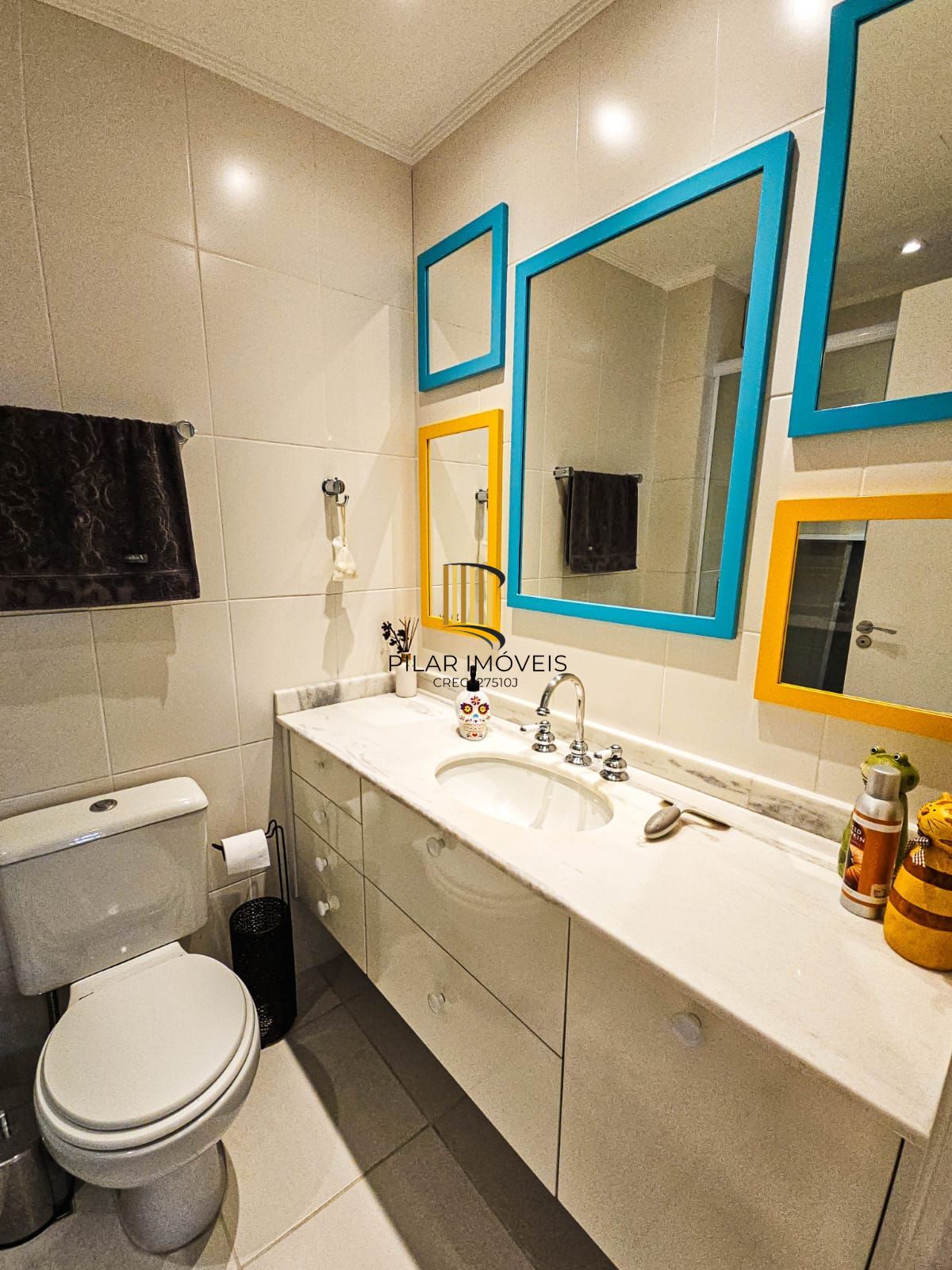 Excelente apartamento com dois sendo suite , duas vagas ,semi mobiliado