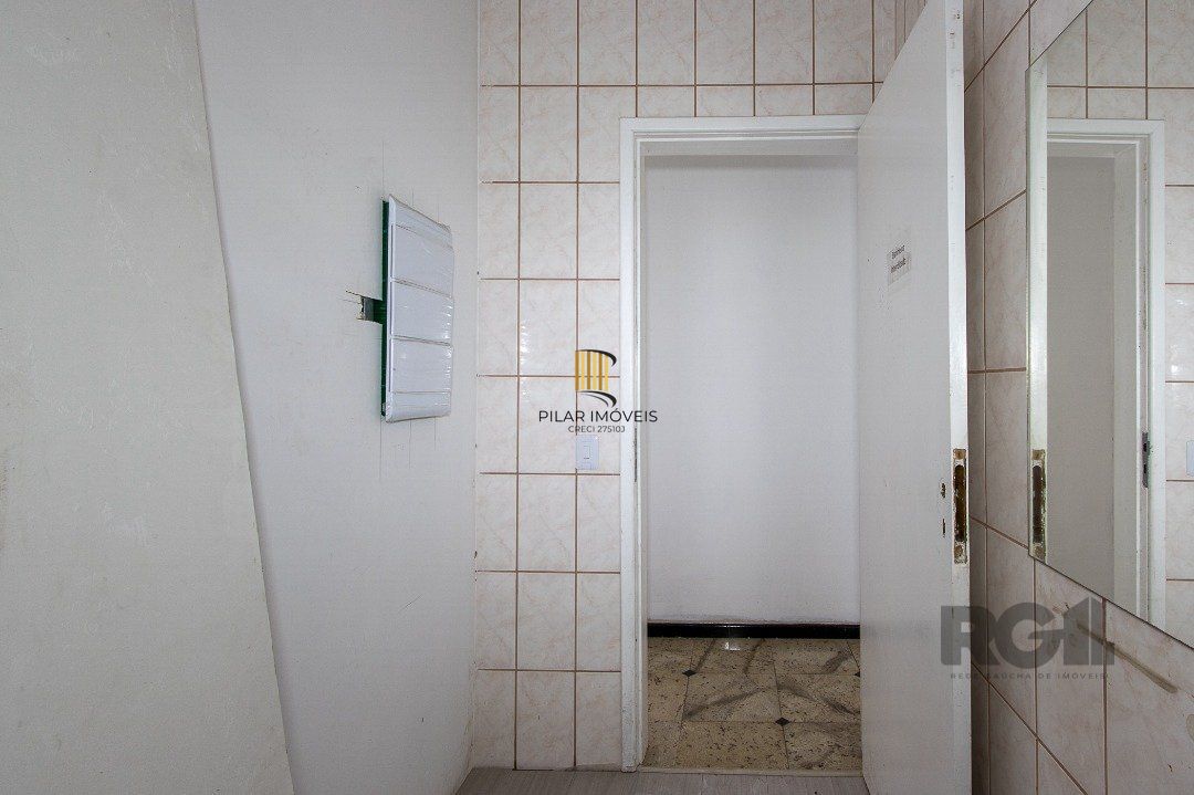Casa 3 dormitórios no bairro Floresta