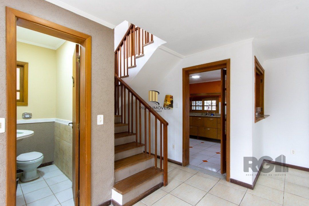Casa 4 dormitórios no bairro Ipanema