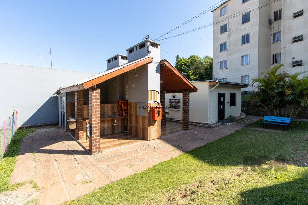 Apartamento semimobiliado com 2 dormitórios, banheiro social e 1vaga rotativa