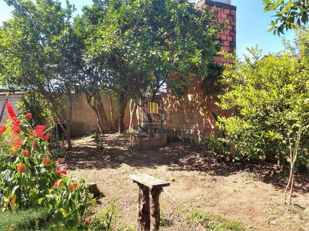 Casa para Venda - 81m², 2 dormitórios, 4 vagas - Vila Nova