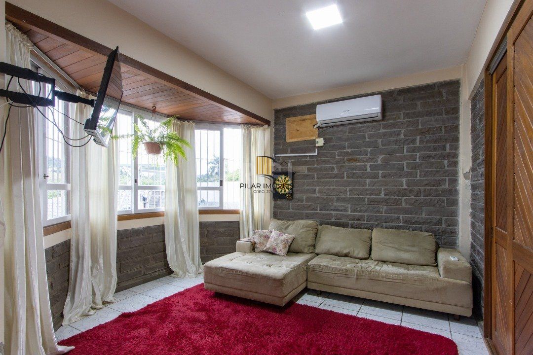 Casa 4 dormitórios no bairro Hípica