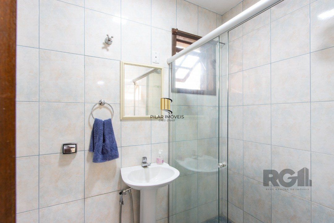 Casa para Venda - 220m², 3 dormitórios, sendo 2 suites, 5 vagas - Espirito Santo
