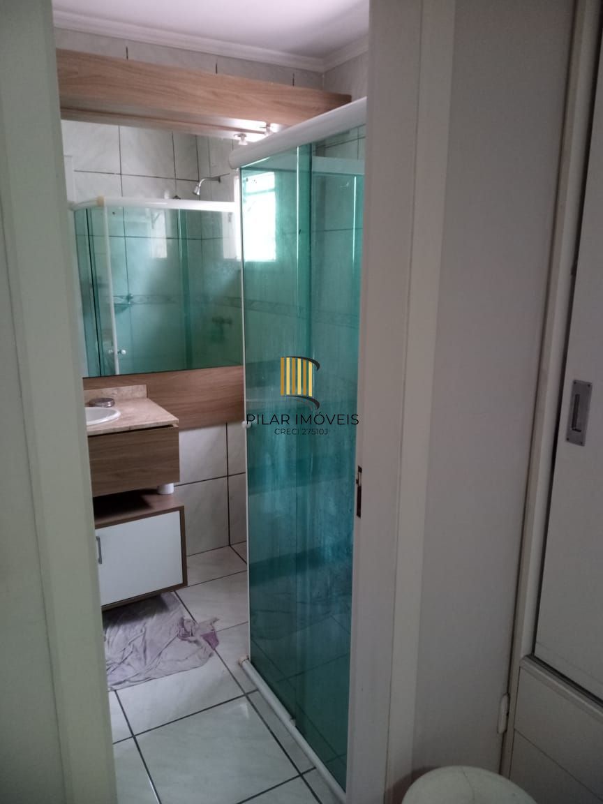 **Prédio Comercial Desocupado à Venda na Azenha, Porto Alegre, RS**