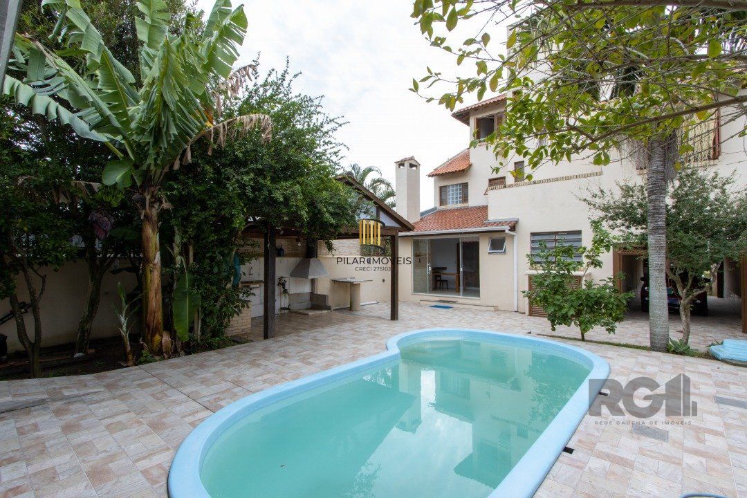 Casa 4 dormitórios no bairro Ipanema