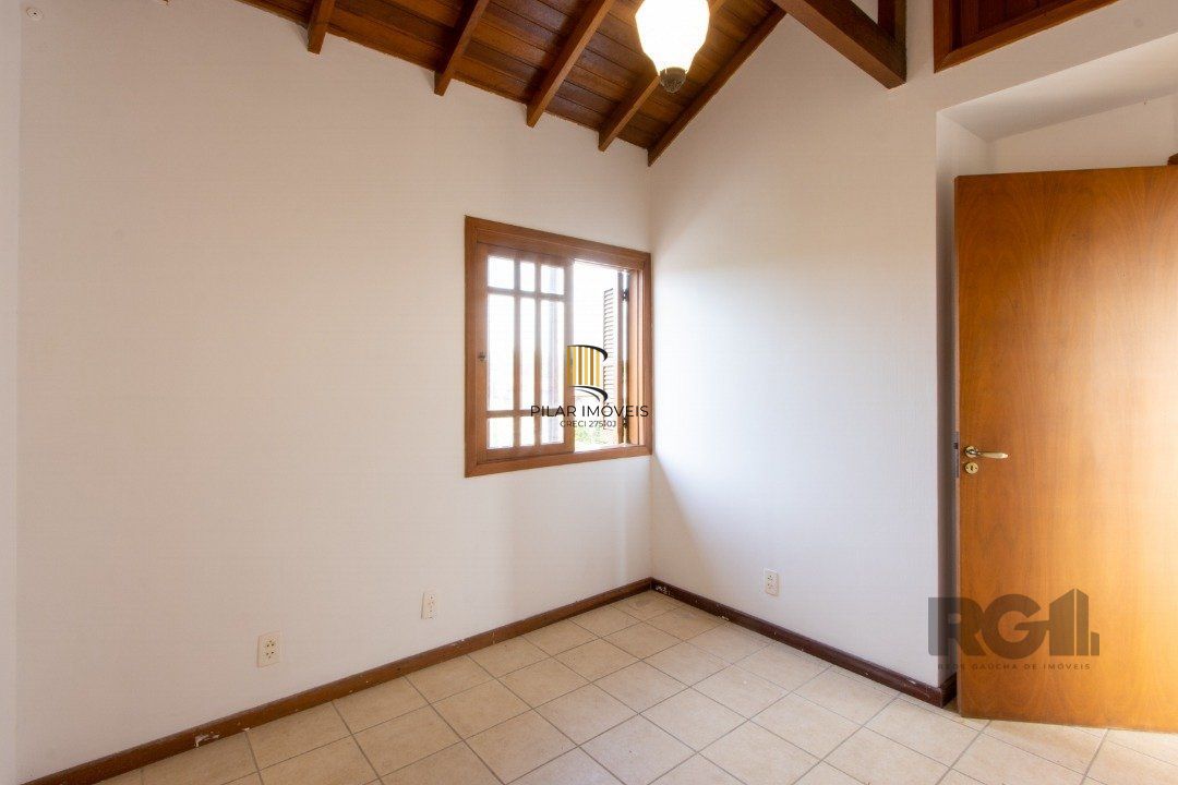 Casa 4 dormitórios no bairro Ipanema