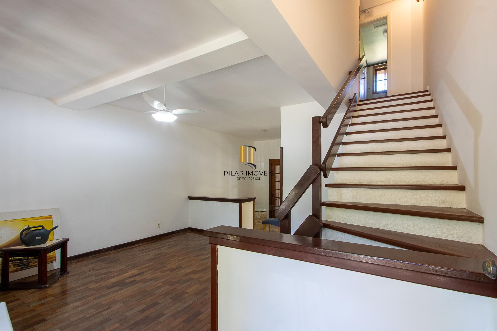 Casa em condomínio, 2 dormitórios, 1 vaga escriturada - Bairro Cavalhada