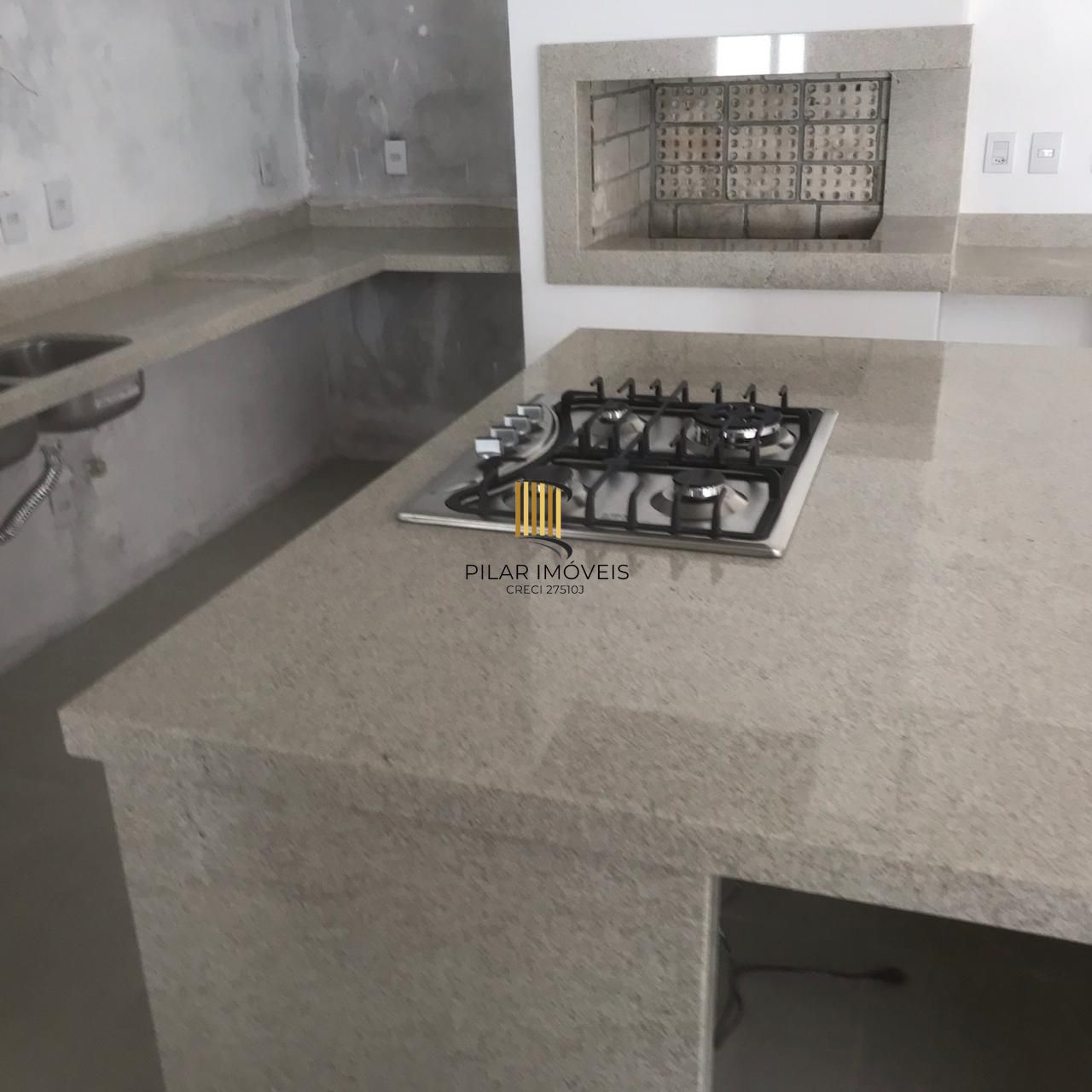 Casa de condomínio, 3 dormitórios, 3 suítes.