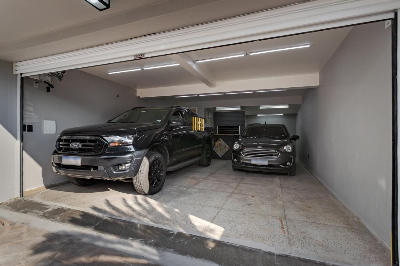 Casa de 3 dormitórios á venda no Jardim Lindóia em Porto Alegre
