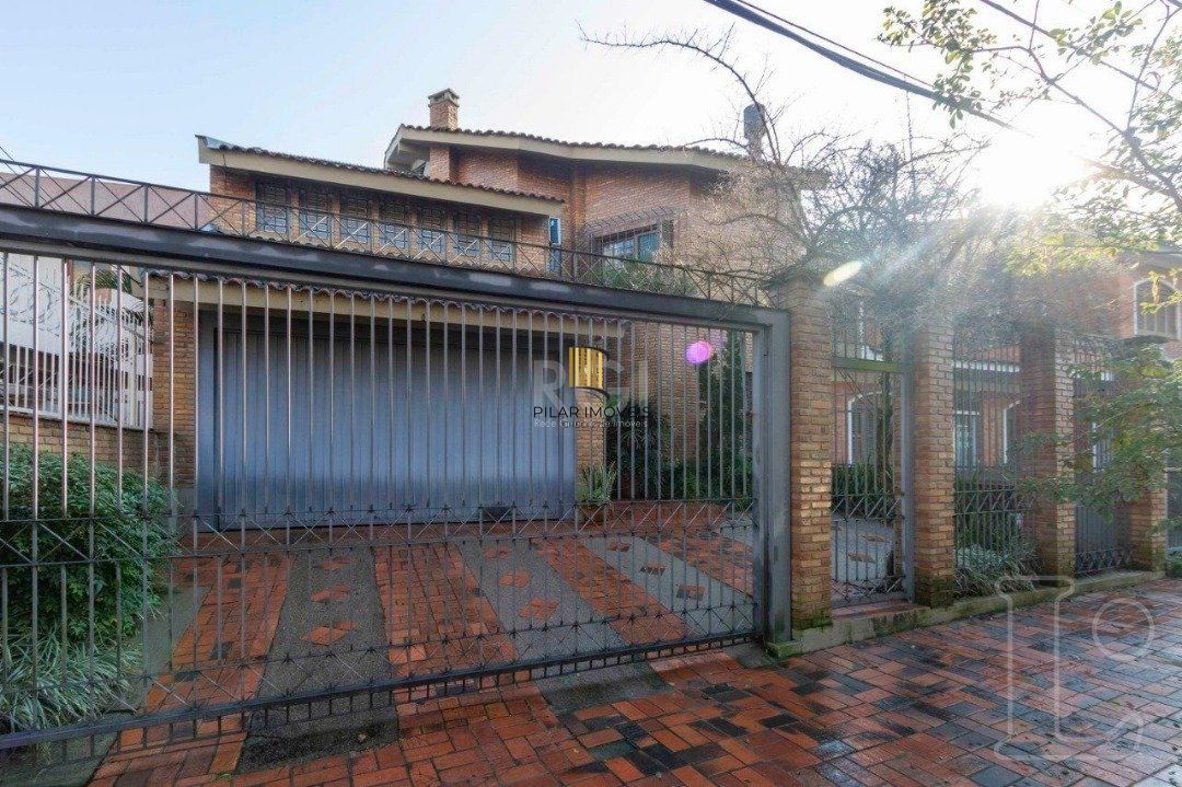Casa para Venda - 349m², 4 dormitórios, sendo 1 suites, 3 vagas - Tristeza