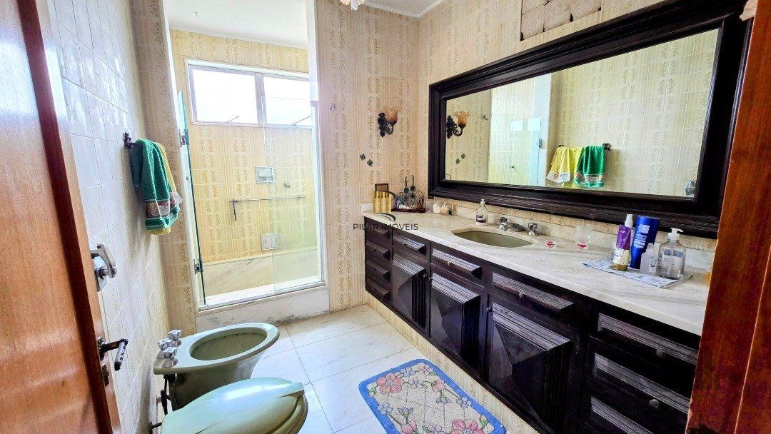 Apartamento grande em Petrópolis. com 257,90m2