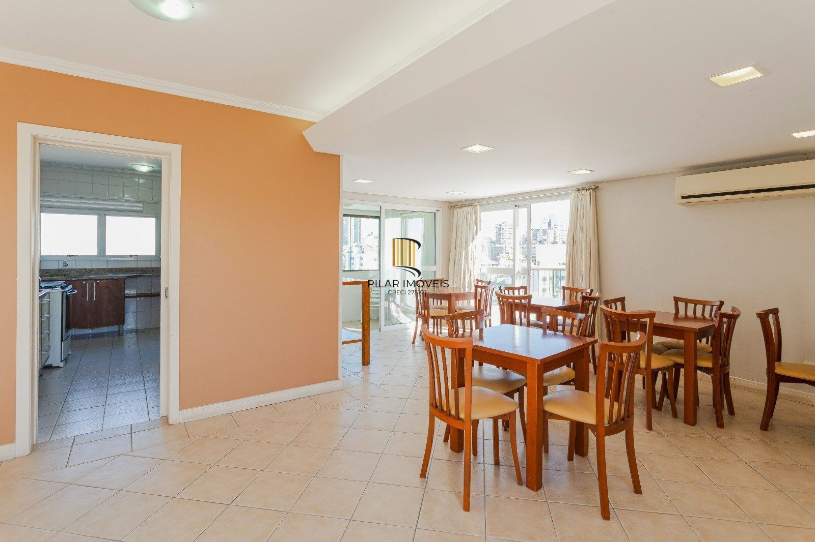 Apartamento 100% Reformado com 3 Dormitórios e Churrasqueira