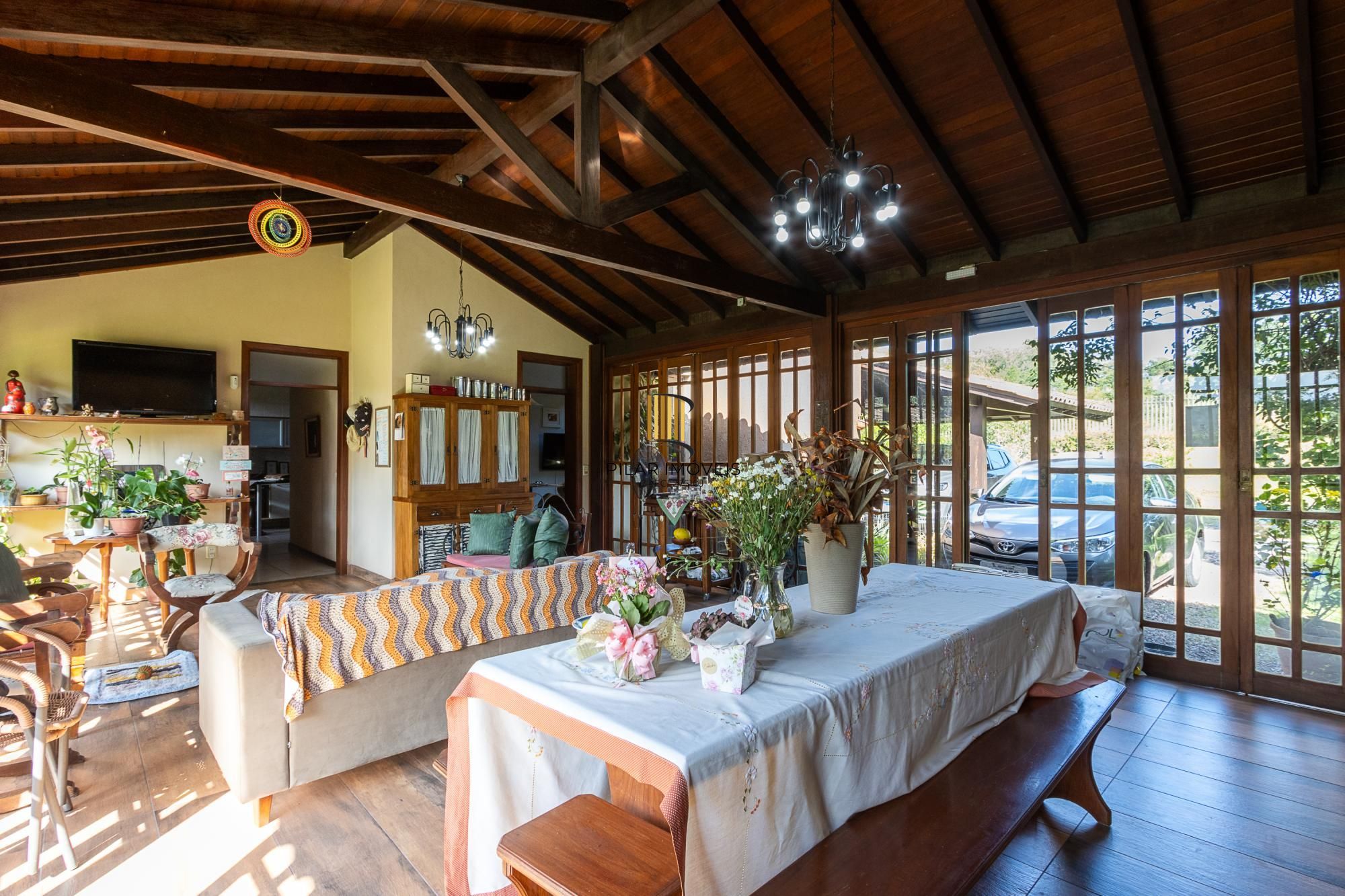 Casa em condomínio á venda com 6 dormitórios em Porto Alegre