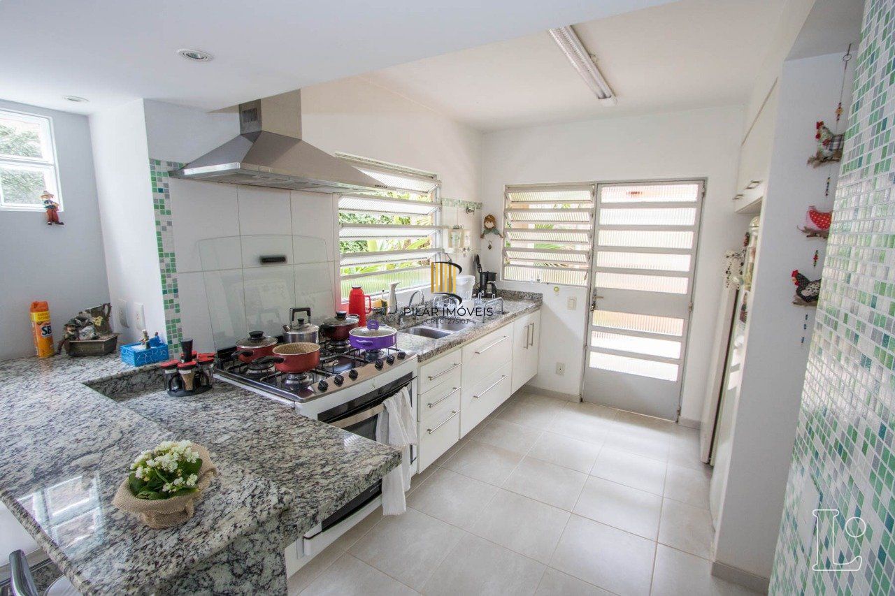 Casa para Venda - 416.89m², 4 dormitórios, sendo 1 suites, 5 vagas - Tristeza