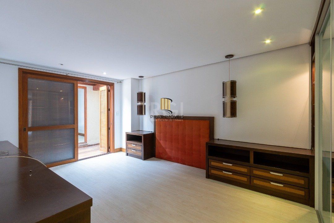Casa em condomínio para Venda com 4 dormitórios, sendo 1 suites e 4 vagas no bairro Ipanema