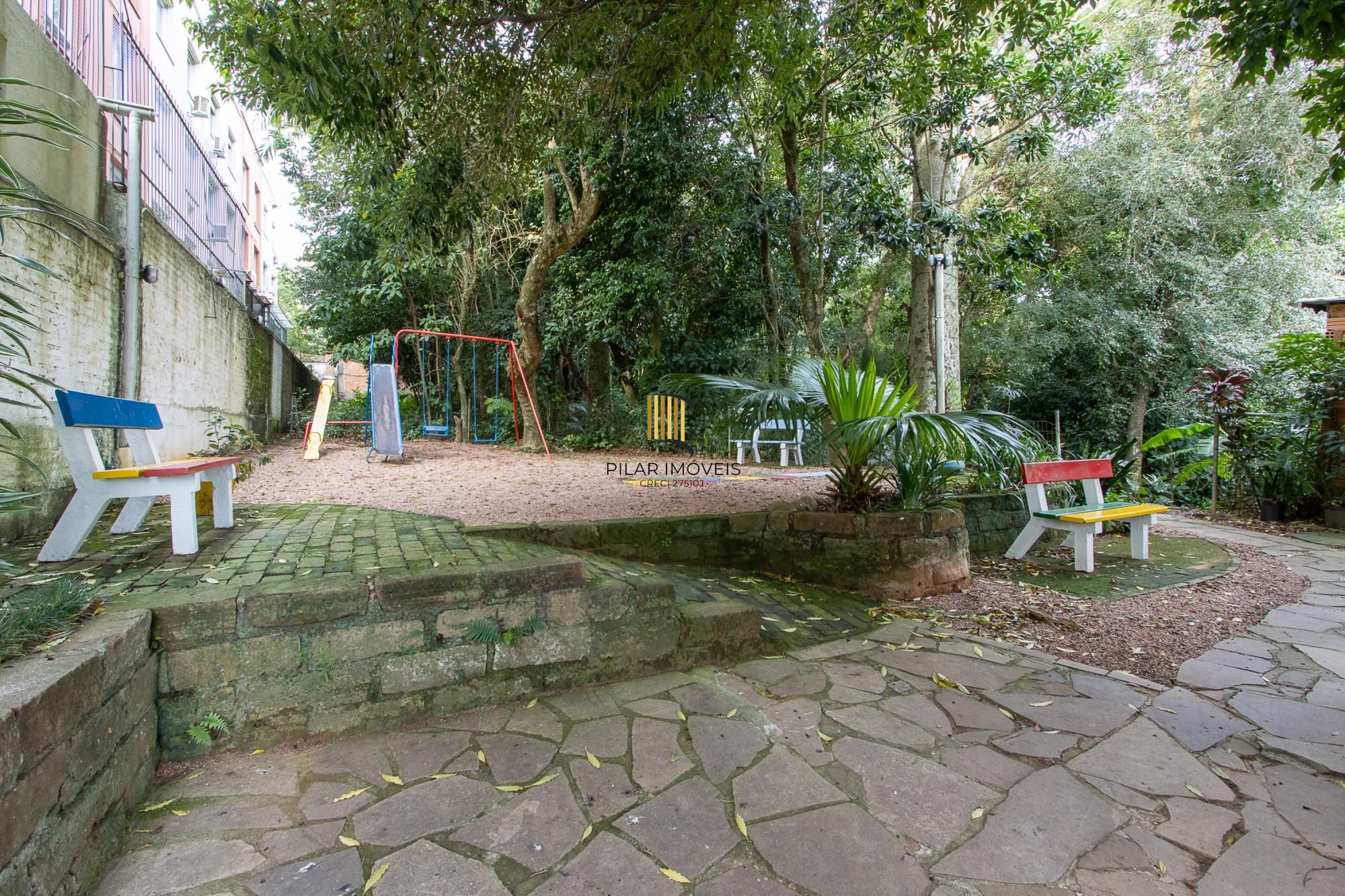 Apartamento 2 dormitórios  I Vaga  de garagem- bairro Tristeza