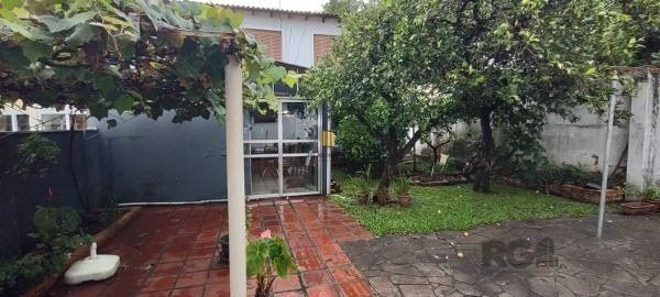 Casa 3 dormitórios no bairro Nonoai