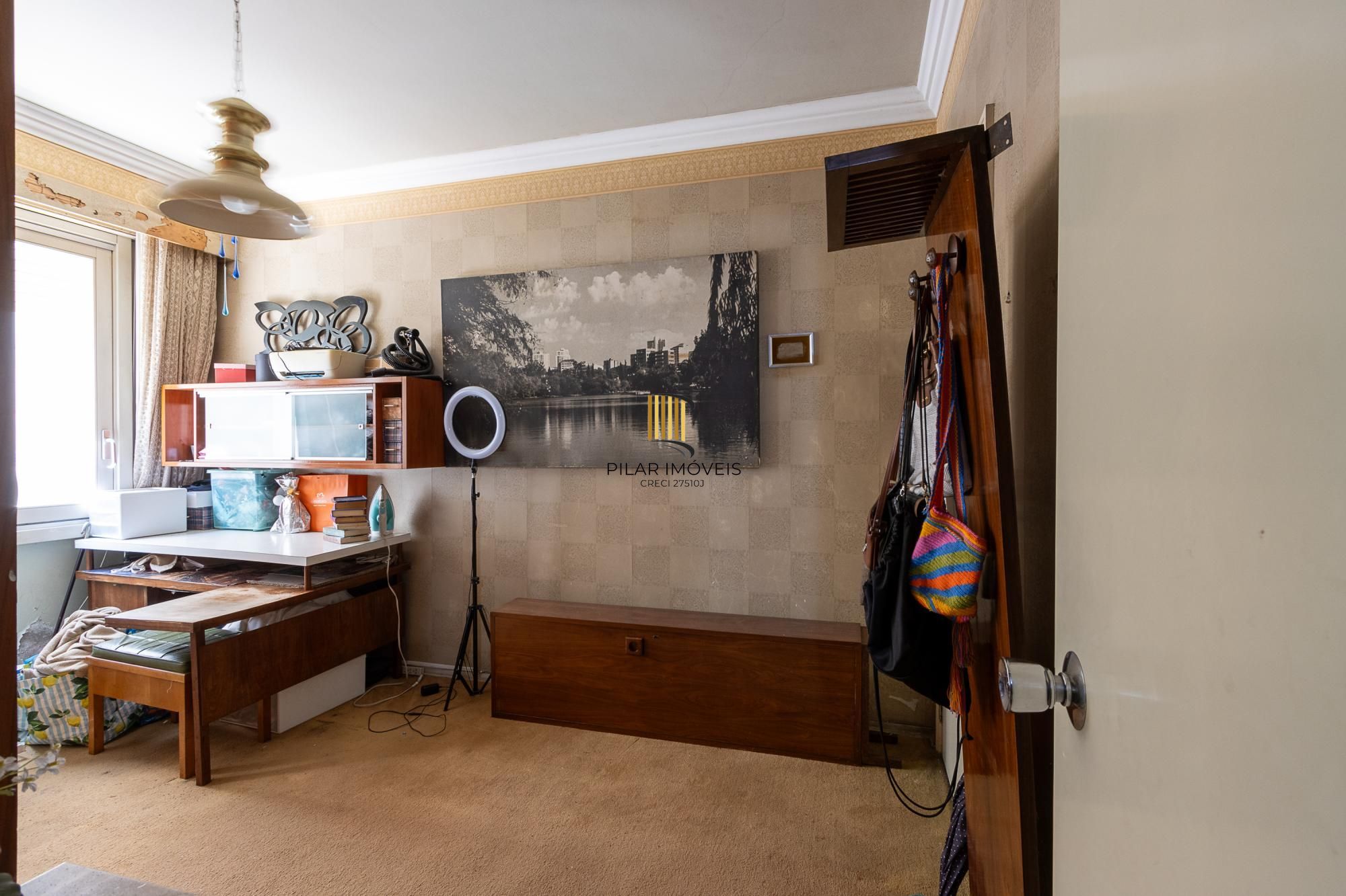 Apartamento frente à fundos, 3 dormitórios, 1 vaga escriturada - Centro Histórico