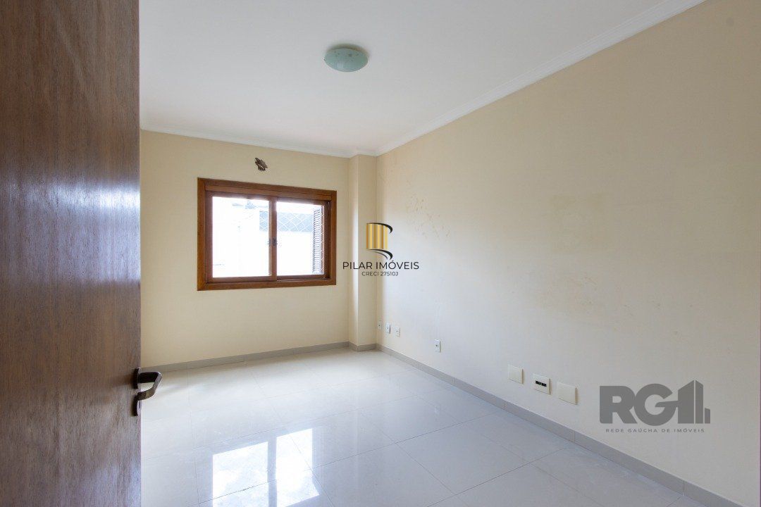 Casa 3 dormitórios no bairro Hípica