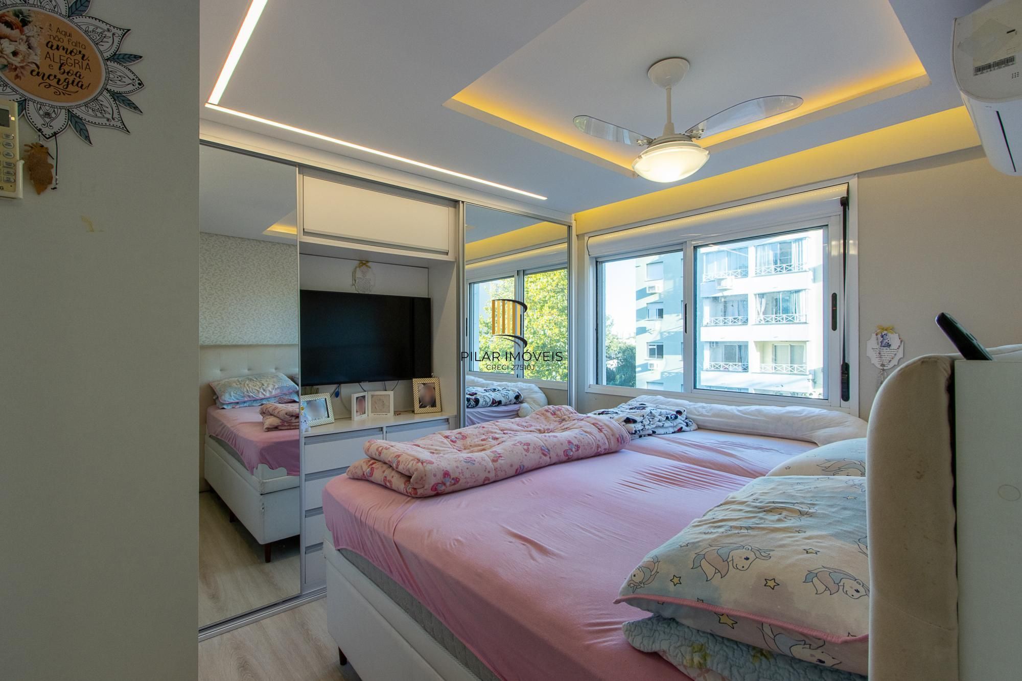 Apartamento com 2 dormitórios no bairro Cavalhada