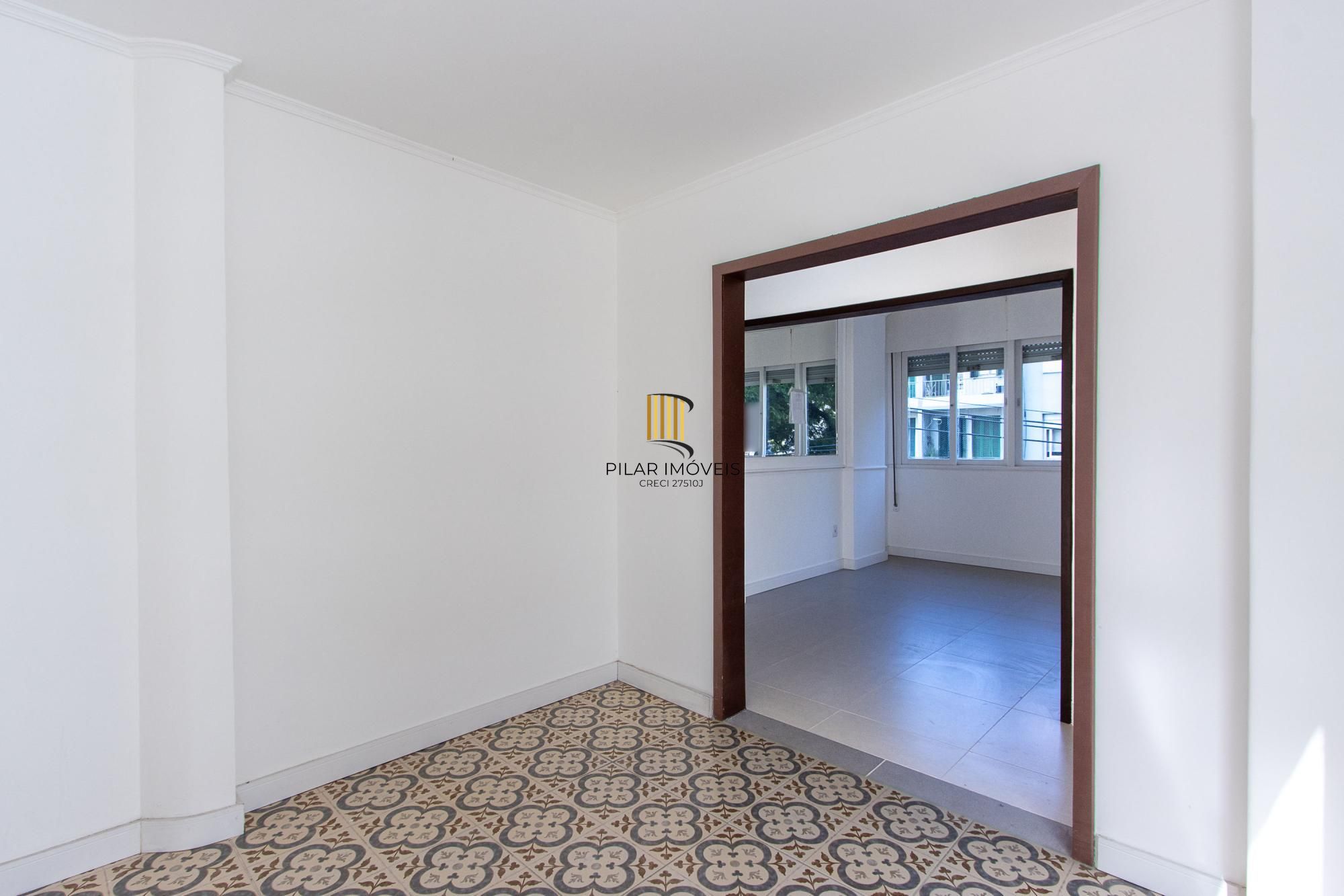 Apartamento à venda no bairro Moinhos de Vento, em Porto Alegre – RS. Com área privativa de 100.73m².