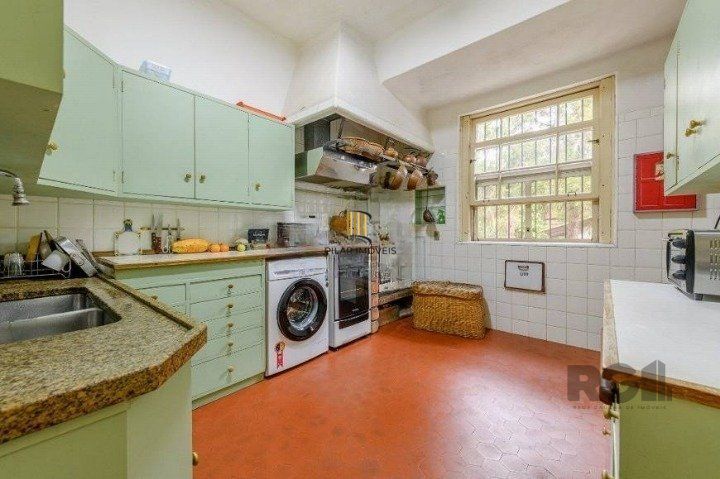 Casa com 3 dormitórios, 153 m² no bairro Vila Conceição, zona sul de Porto Alegre/RS.