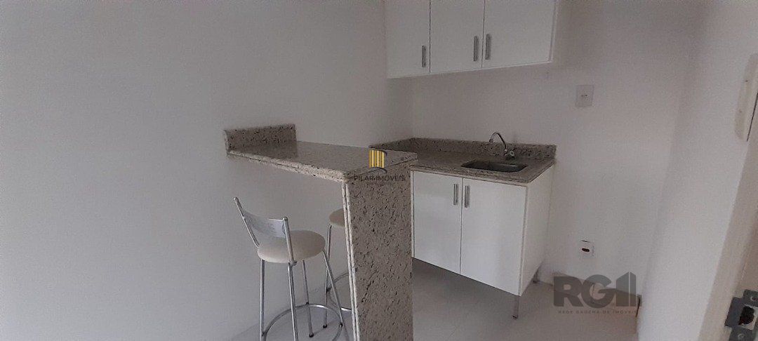 Excelente Sala Mobiliada na Wenceslau Escobar enfrente ao Paseo