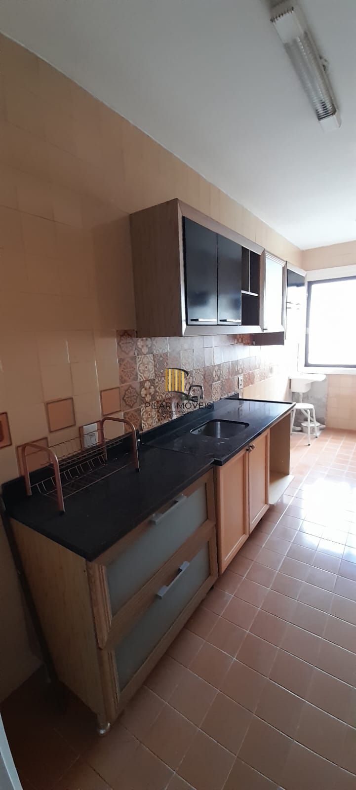 Apartamento desocupado 2 dormitorios + Peças