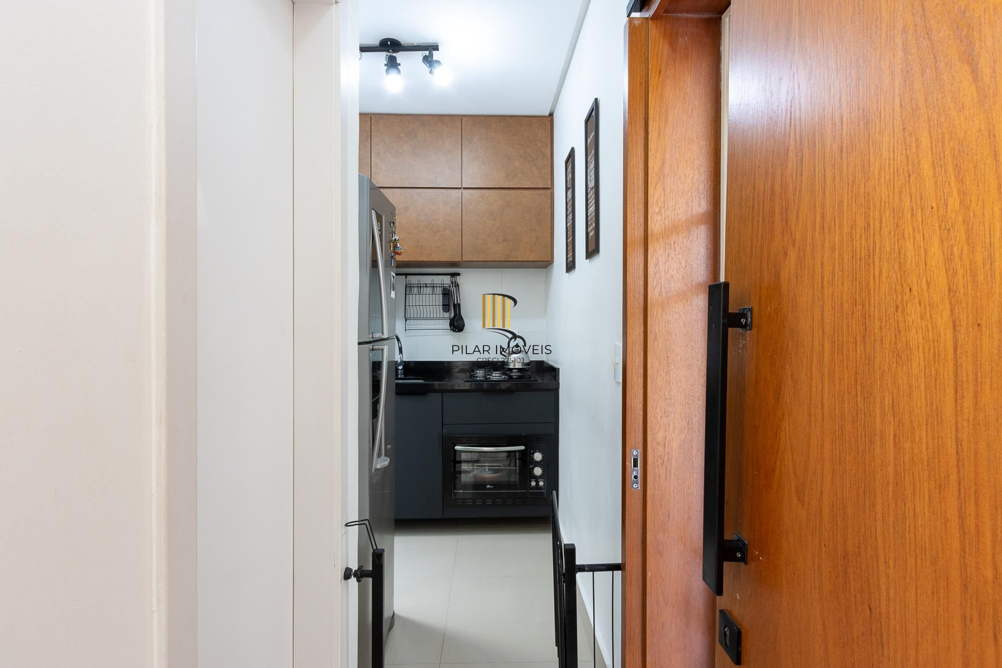 Linda  Casa em condomínio , localizada no bairro TRISTEZA, Zona Sul de PORTO ALEGRE..