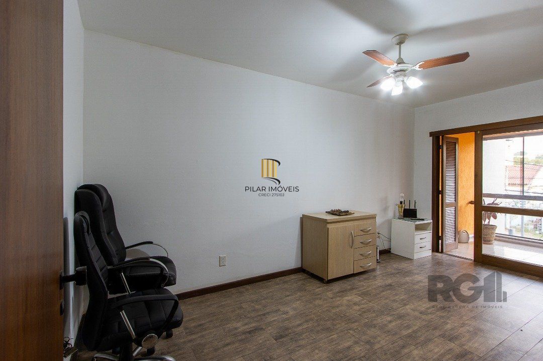 Casa 4 dormitórios no bairro Azenha