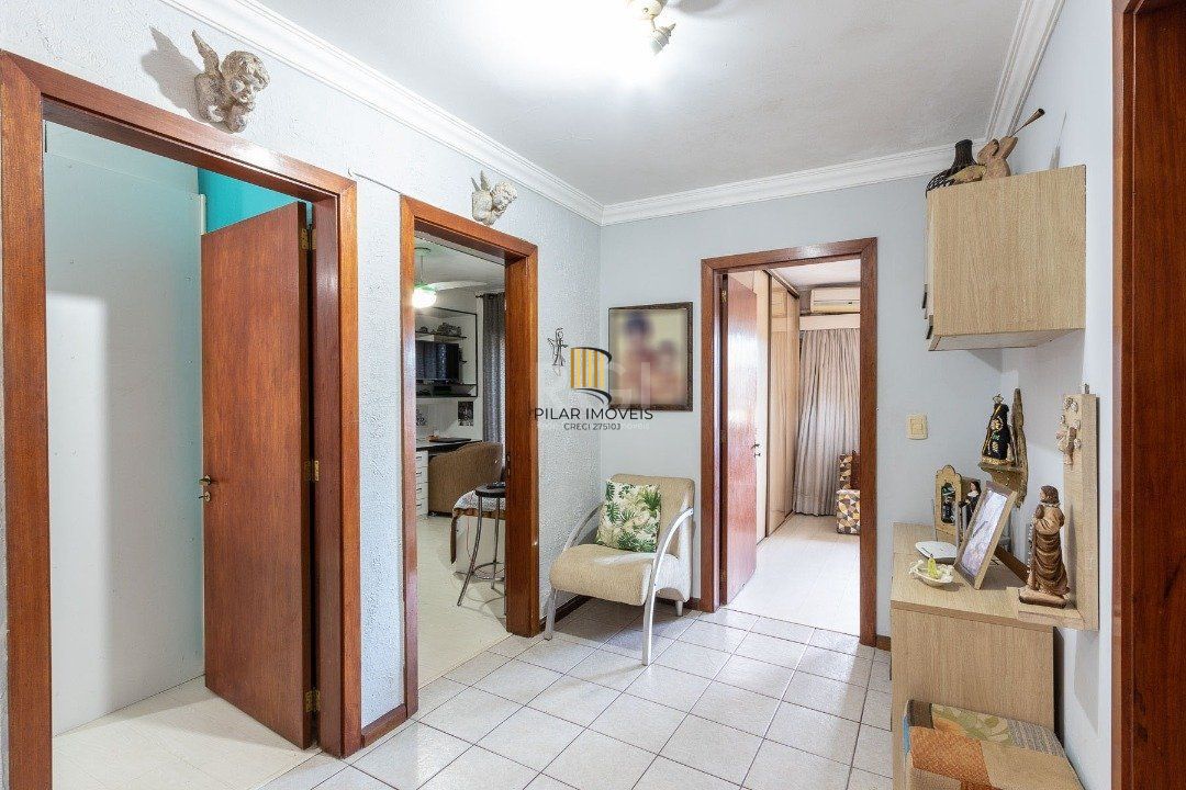 Casa para Venda com 3 dormitórios, sendo 1 suites e 4 vagas no bairro Ipanema