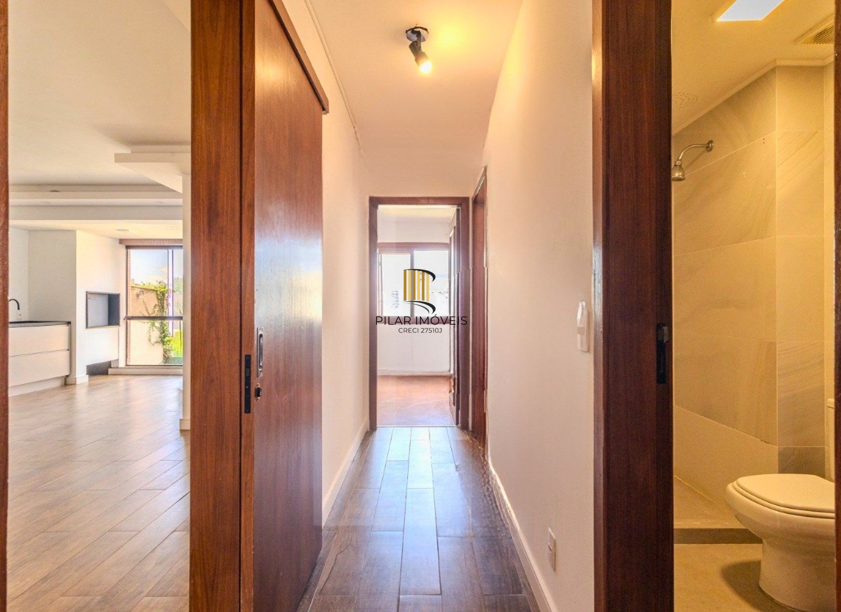 Apartamento com 114.02m², 3 dorm, Petrópolis com lareira e churrasqueira