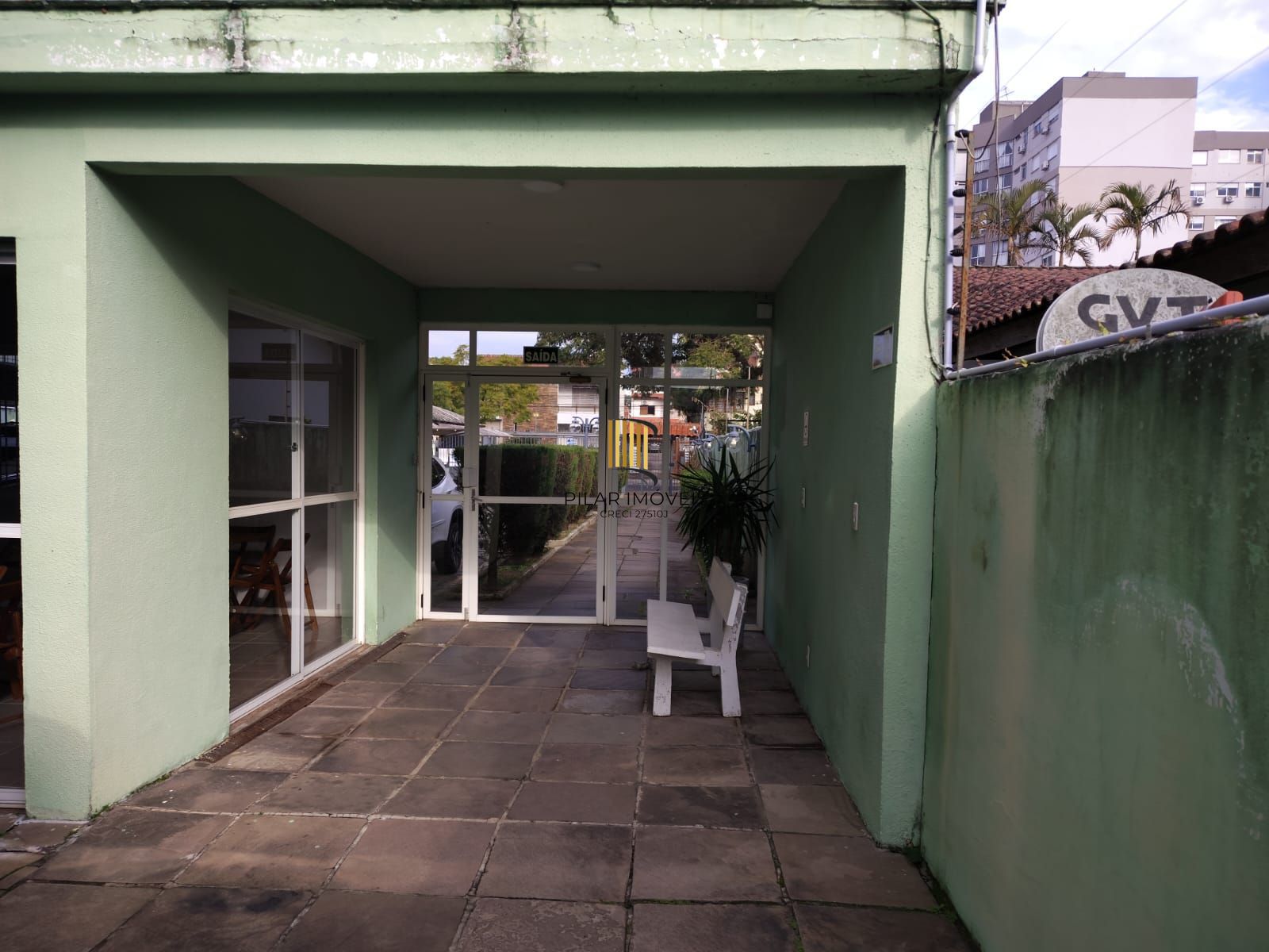 Apartamento Garden, 2 dormitórios, 1 suíte,  e 1 vaga de garagem coberta.