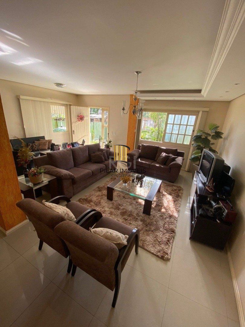 Casa para Venda - 250m², 3 dormitórios, sendo 1 suites, 2 vagas - Cristal