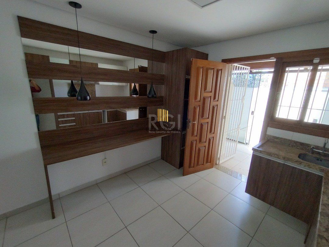 Casa para Venda - 84.2m², 3 dormitórios, sendo 3 suites, 1 vaga - Hípica