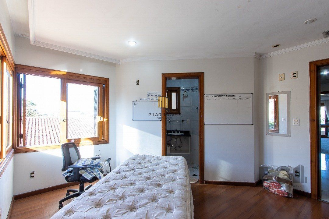 Casa para Venda - 450m², 4 dormitórios, sendo 4 suites, 5 vagas - Vila Assunção