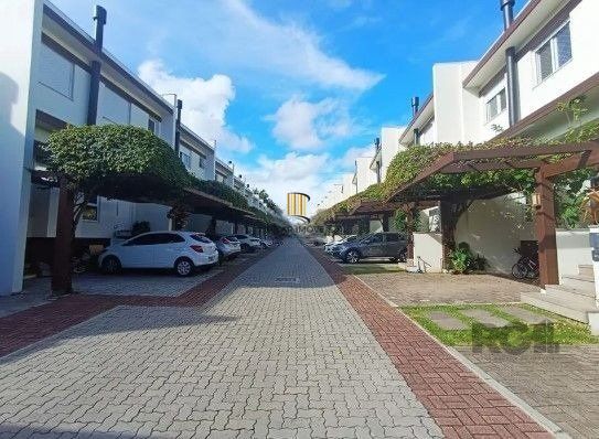 Casa de Condomínio 3 dormitórios no bairro Ipanema