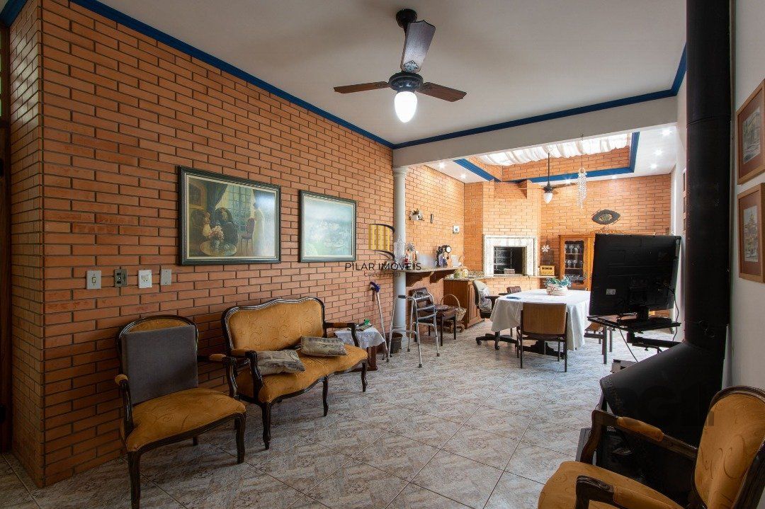 Casa 3 dormitórios no bairro Três Figueiras