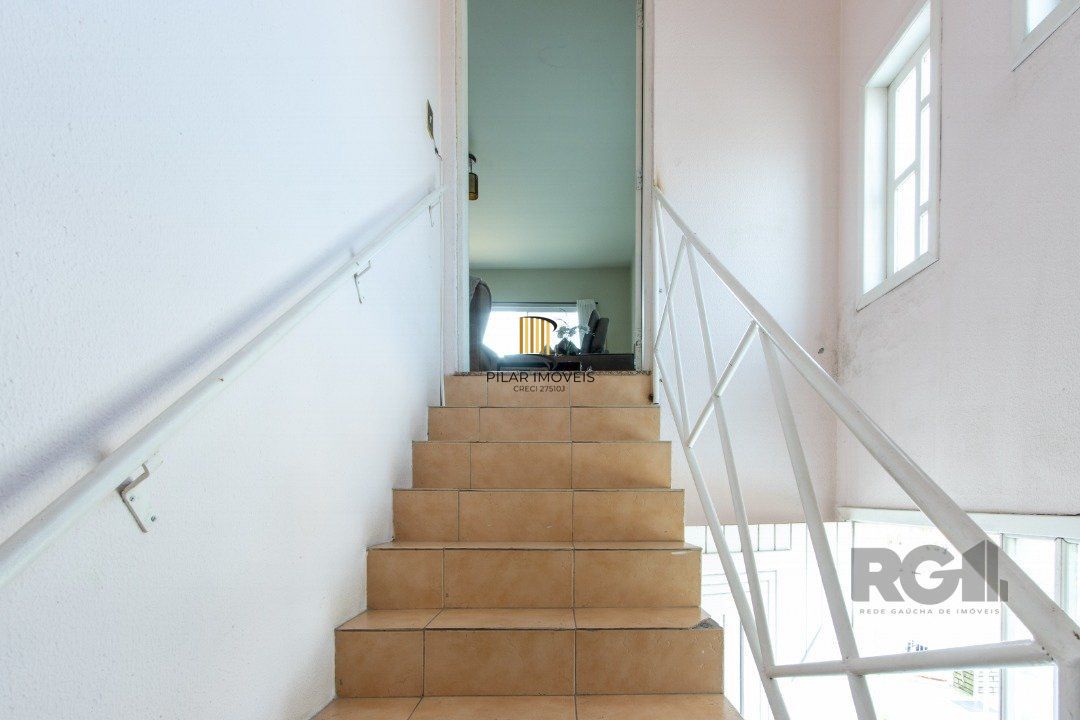 Casa 6 dormitórios no bairro Tristeza