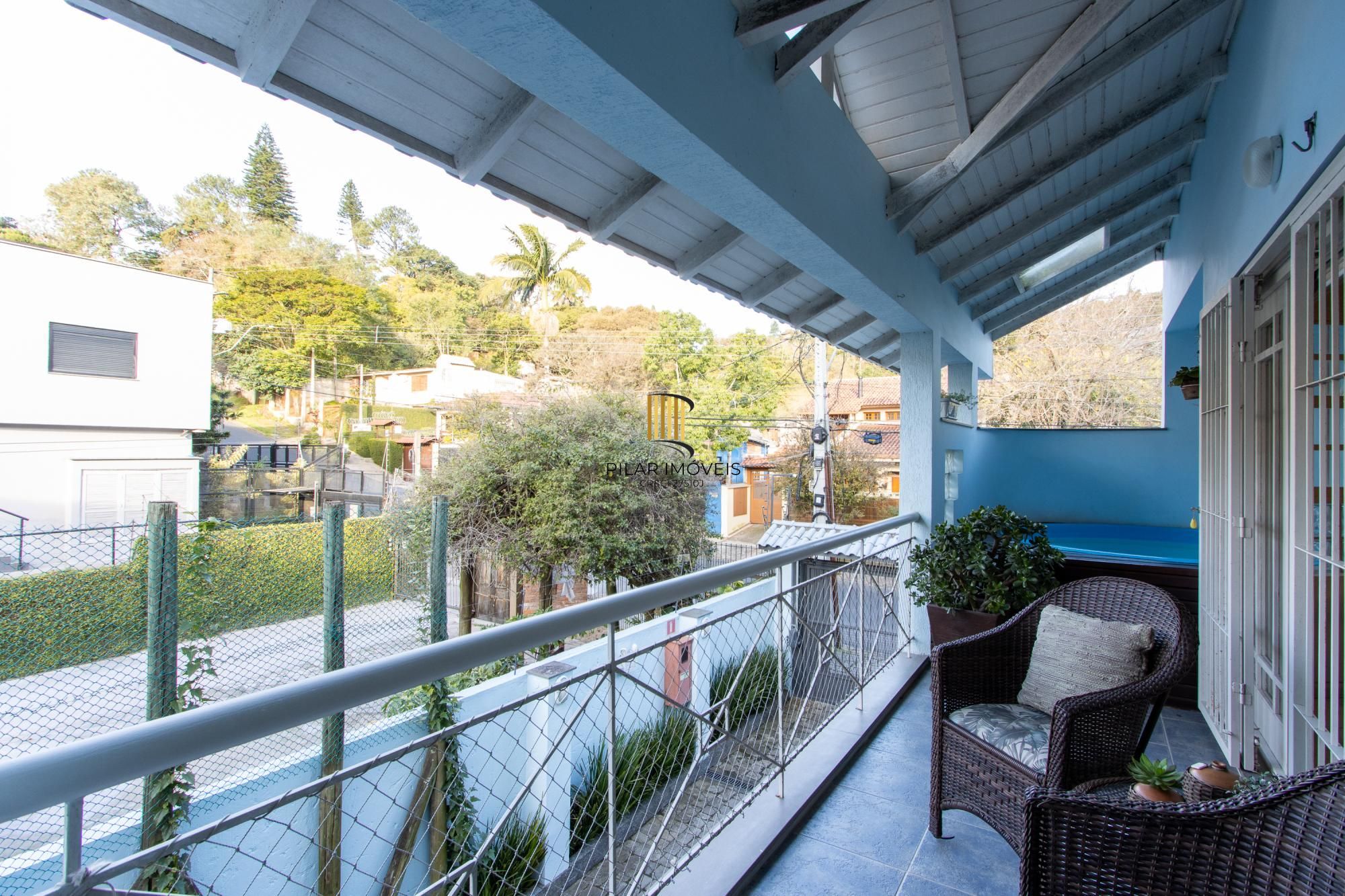 Oportunidade - Casa  Confortável de 3 Dormitórios na Zona Sul de Porto Alegre.