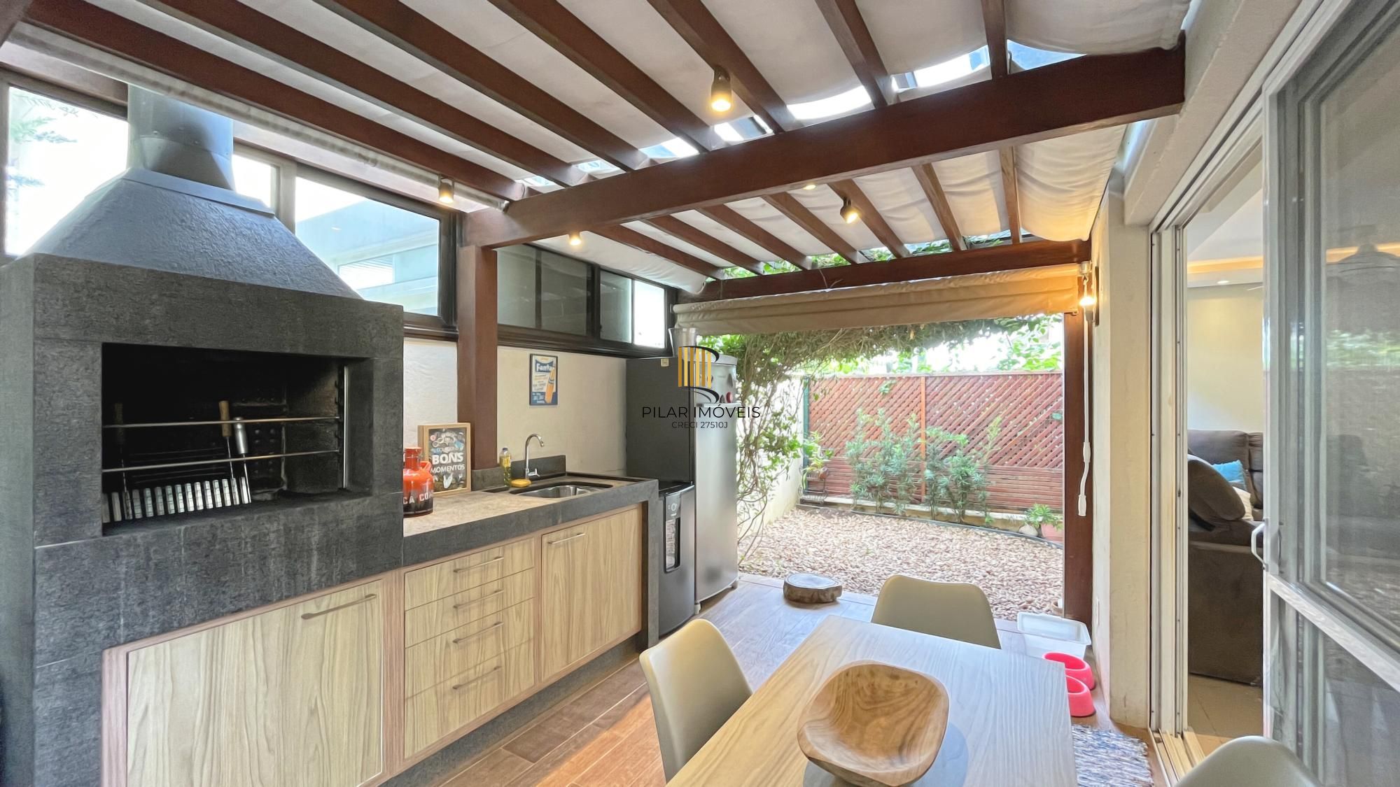 Casa em Condomínio com 3 quartos e 216m² à venda em Teresópolis, Porto Alegre.