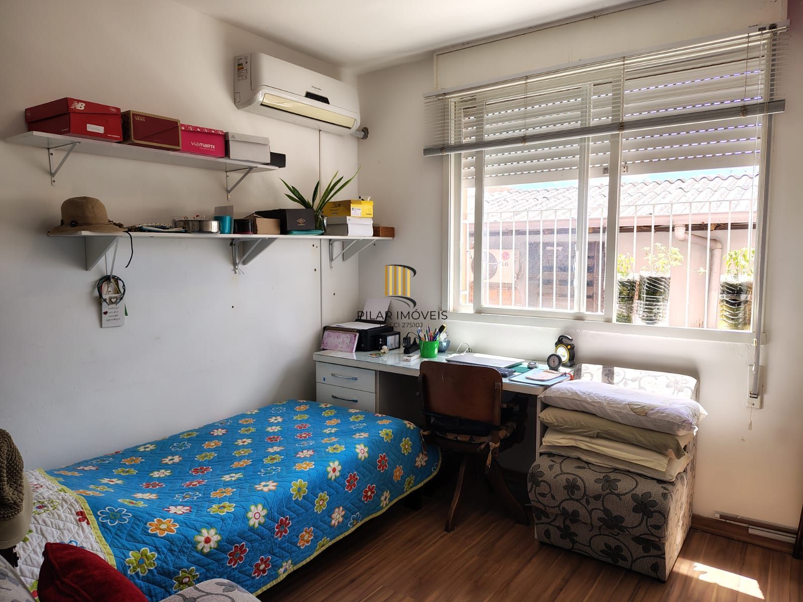 Apartamento de 2 dormitórios, 2 banheiros e 1 vaga no bairro Cristal.
