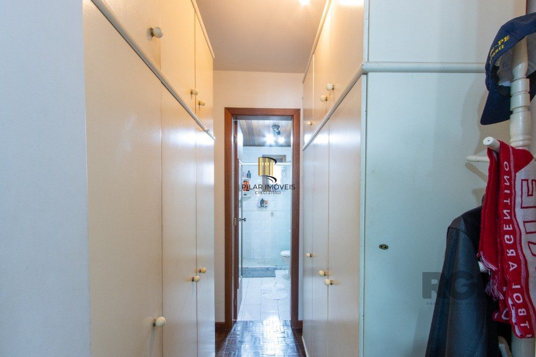 Casa de 3 dormitórios à venda na Tristeza - Zona sul de Poa.