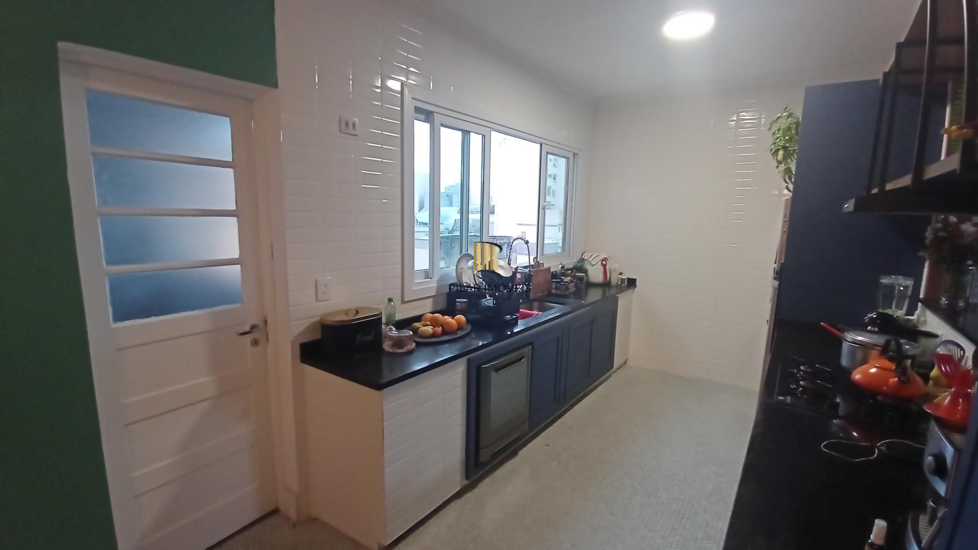 Apartamento com 4 dormitórios no Centro de Porto Alegre