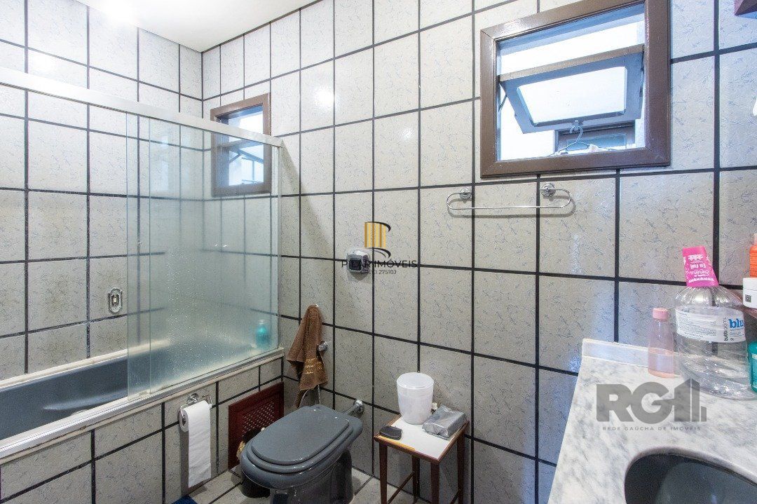 Casa para Venda - 500m², 4 dormitórios, sendo 1 suites, 4 vagas - Coronel Aparício Borges
